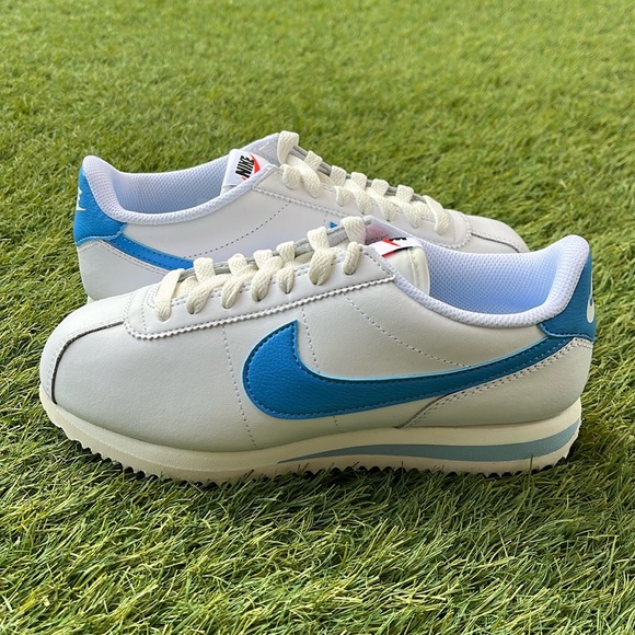 Nike Cortez - Picture 1 of 5
